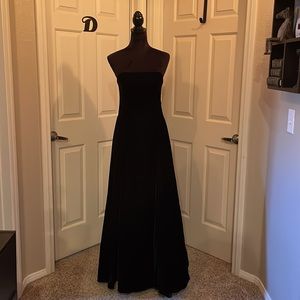 COPY - Black Strapless Velvet Dress